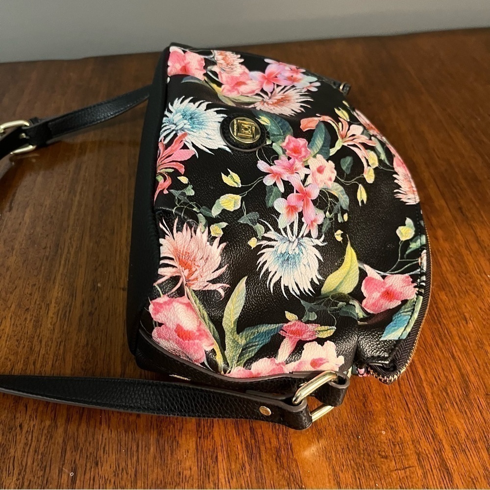 Vintage Liz Claiborne Women's
Harper Shoulder Tropical Classy purse. - Picture 10 of 14